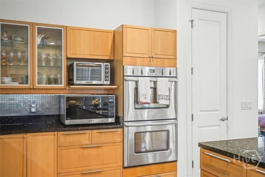 Image 13 of property listing at 9 Oak Glade Court, Savannah, GA 31411