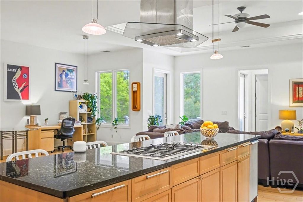 Image 14 of property listing at 9 Oak Glade Court, Savannah, GA 31411