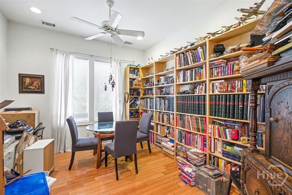 Image 17 of property listing at 9 Oak Glade Court, Savannah, GA 31411