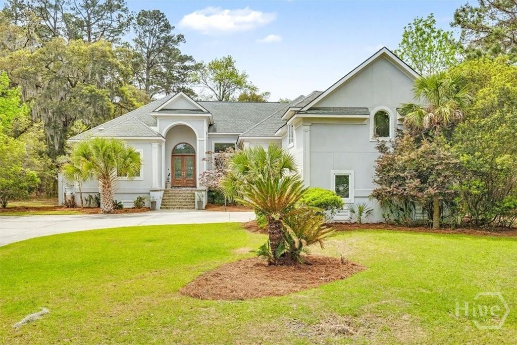 Image 2 of property listing at 9 Oak Glade Court, Savannah, GA 31411
