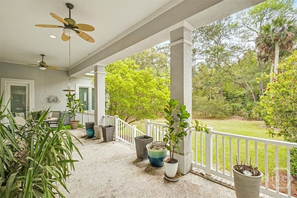 Image 31 of property listing at 9 Oak Glade Court, Savannah, GA 31411