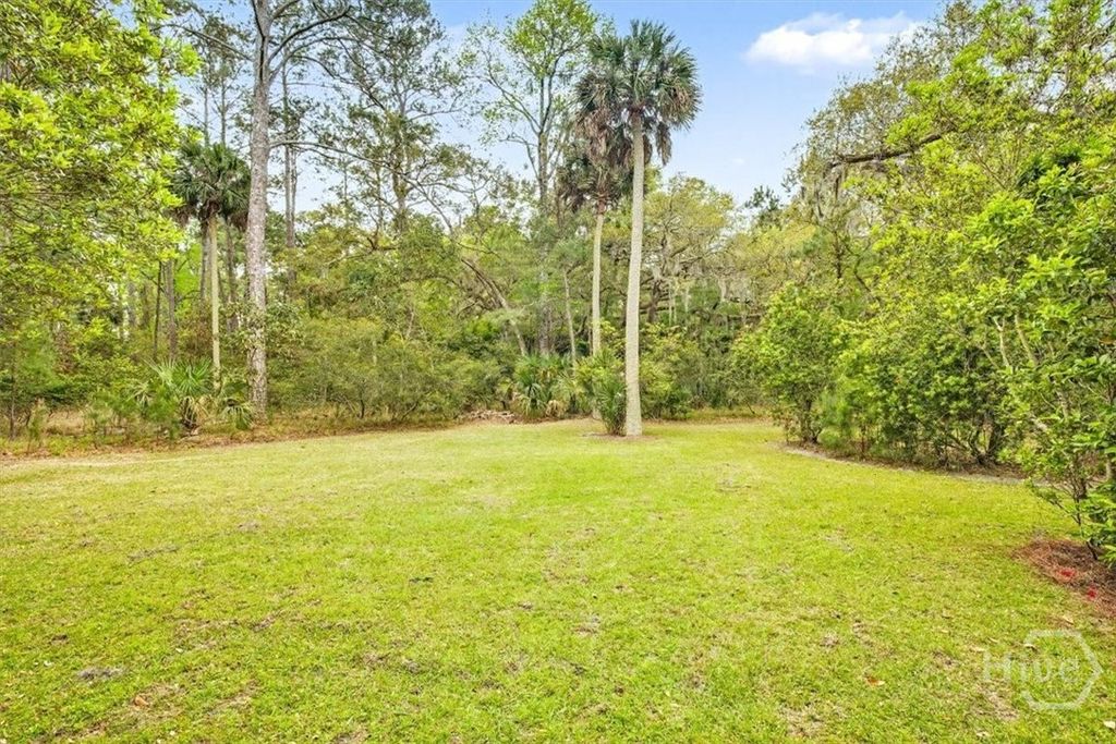 Image 32 of property listing at 9 Oak Glade Court, Savannah, GA 31411