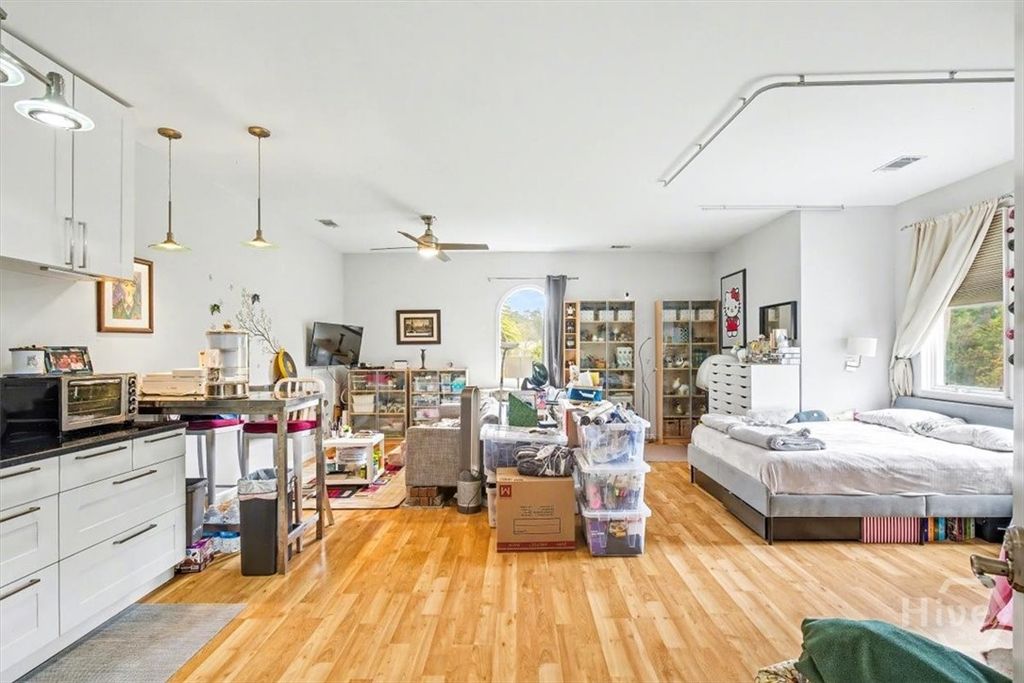 Image 35 of property listing at 9 Oak Glade Court, Savannah, GA 31411