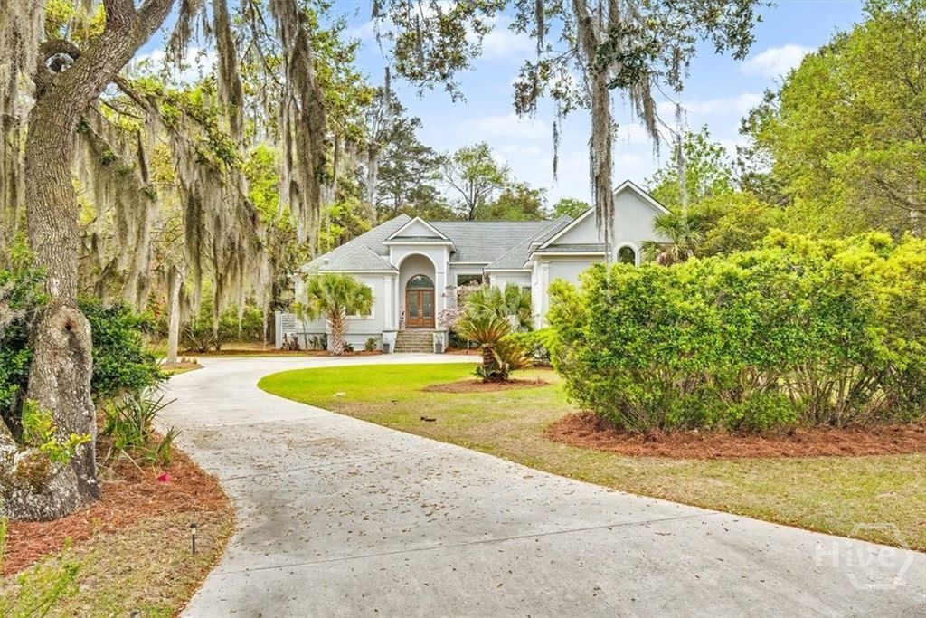Image 36 of property listing at 9 Oak Glade Court, Savannah, GA 31411