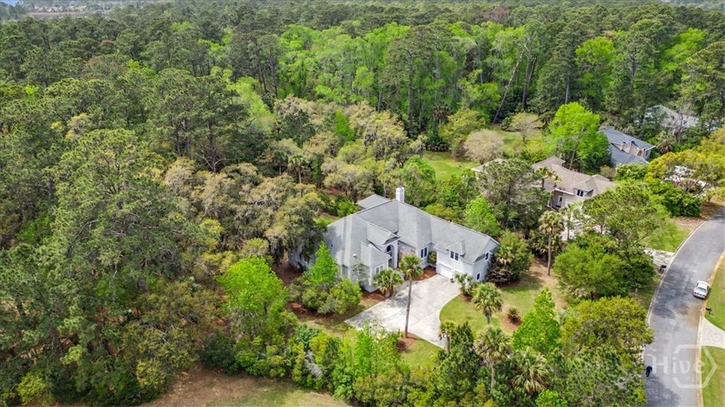 Image 39 of property listing at 9 Oak Glade Court, Savannah, GA 31411