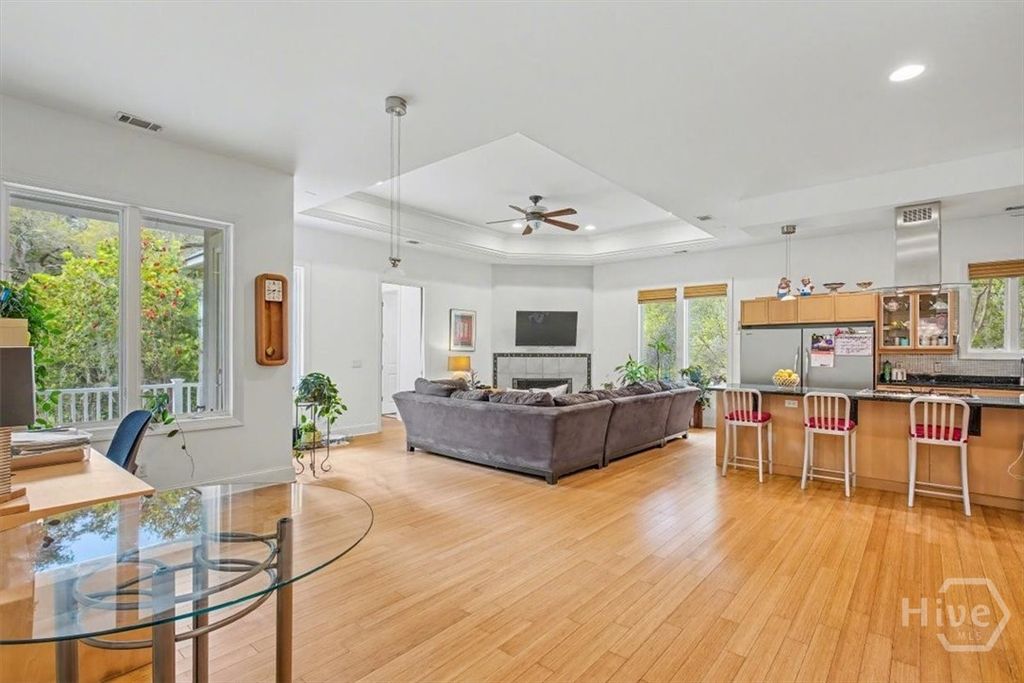 Image 9 of property listing at 9 Oak Glade Court, Savannah, GA 31411