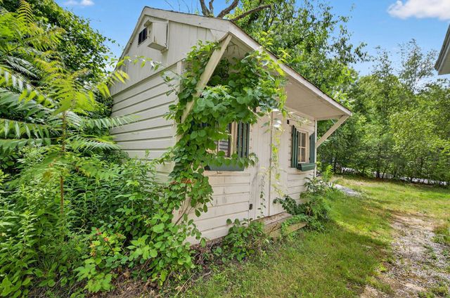 30 Old Henniker Road, Hillsborough, NH 03244