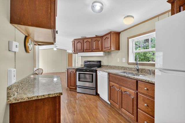 30 Old Henniker Road, Hillsborough, NH 03244