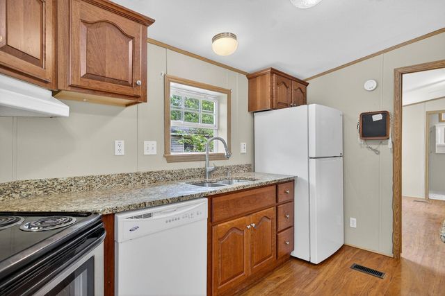 30 Old Henniker Road, Hillsborough, NH 03244