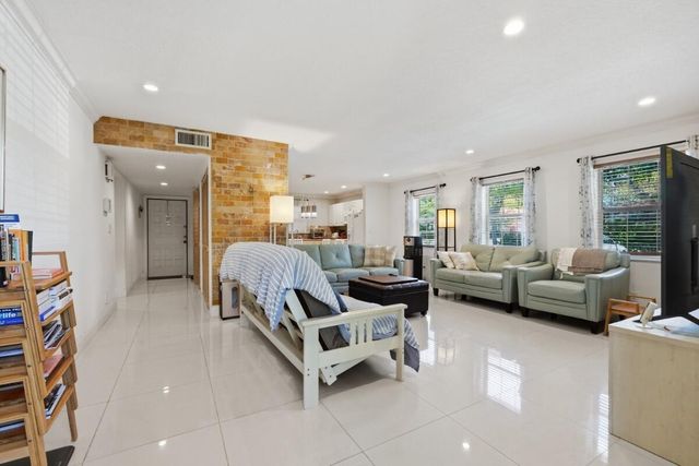 3050 N Riverside Drive 1a, Coral Springs, FL 33065