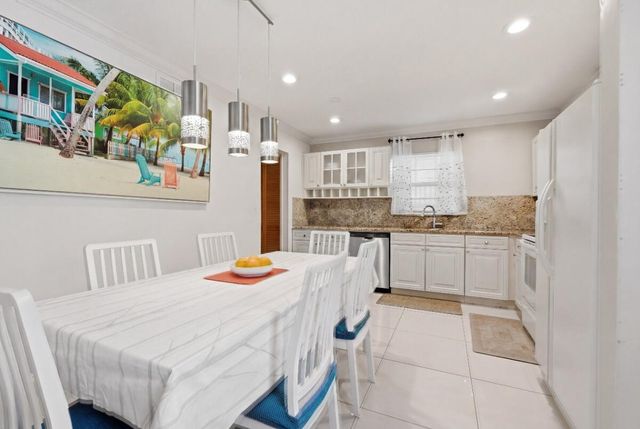 3050 N Riverside Drive 1a, Coral Springs, FL 33065