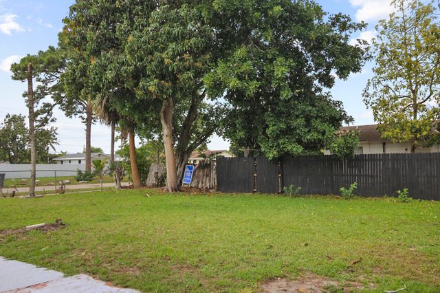 5231 Norma Elaine Road, West Palm Beach, FL 33417