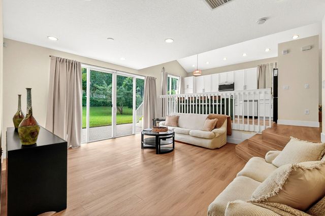 9858 Shepard Place, Wellington, FL 33414