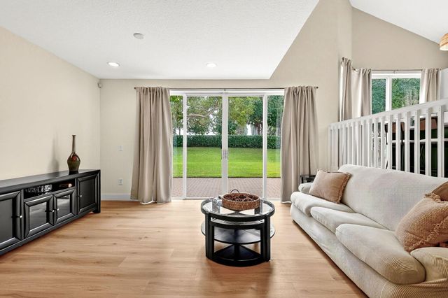 9858 Shepard Place, Wellington, FL 33414