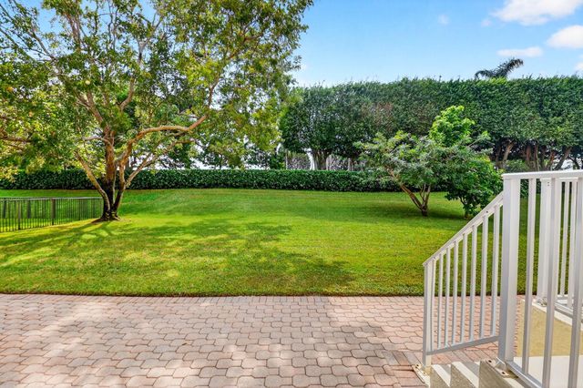 9858 Shepard Place, Wellington, FL 33414