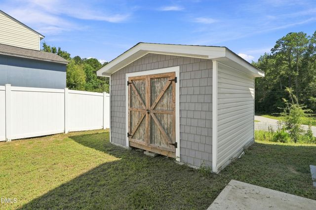 359 Emilies Crossing Way, Lillington, NC 27546