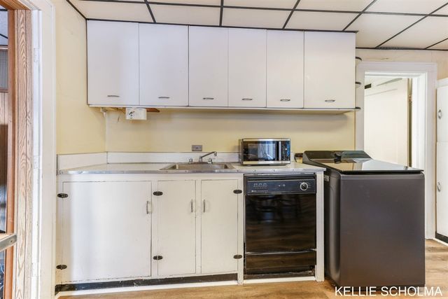 560 Lane Avenue, Grand Rapids, MI 49504