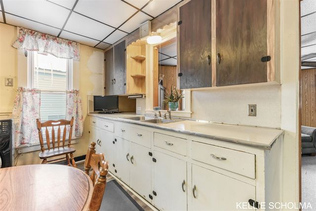 560 Lane Avenue, Grand Rapids, MI 49504