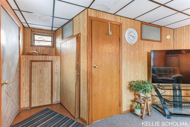 560 Lane Avenue, Grand Rapids, MI 49504