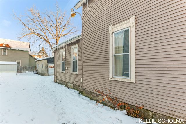 560 Lane Avenue, Grand Rapids, MI 49504