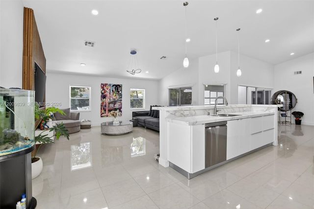 3540 N Park Road, Hollywood, FL 33021