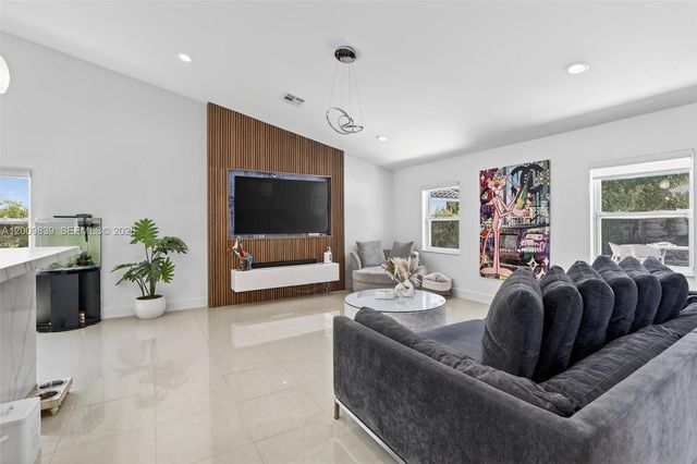 3540 N Park Road, Hollywood, FL 33021