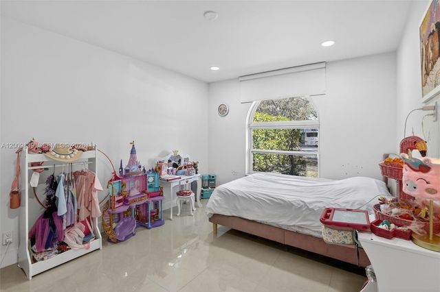 3540 N Park Road, Hollywood, FL 33021