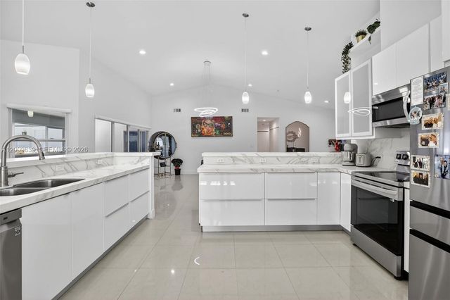 3540 N Park Road, Hollywood, FL 33021