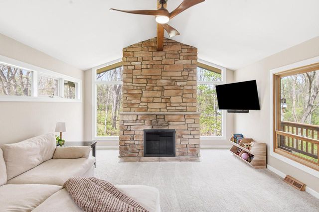 2028 Hillside COURT, Delafield, WI 53018