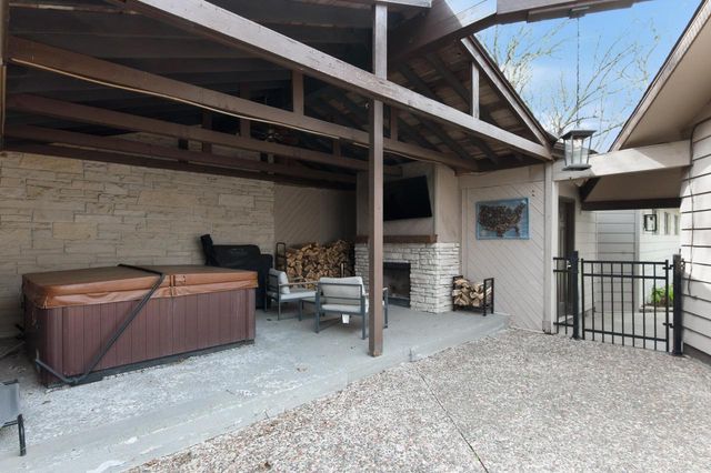 2028 Hillside COURT, Delafield, WI 53018
