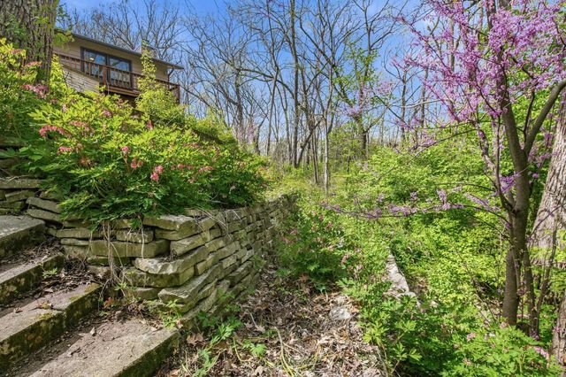 2028 Hillside COURT, Delafield, WI 53018