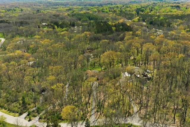 2028 Hillside COURT, Delafield, WI 53018