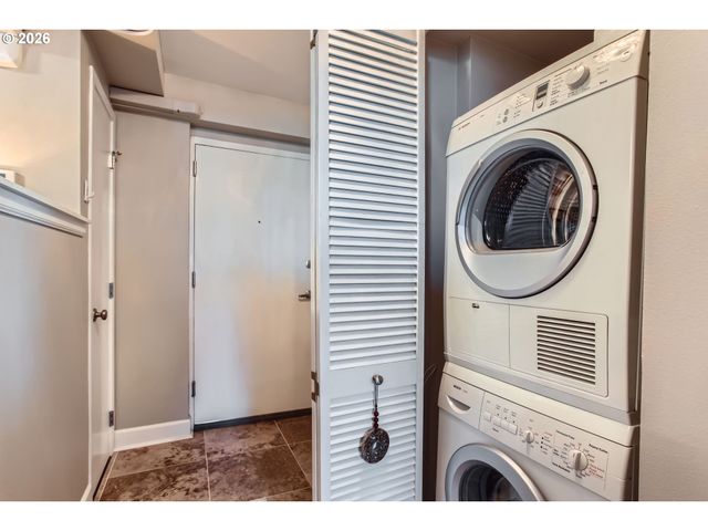 1205 Sw CARDINELL Dr 202, Portland, OR 97201