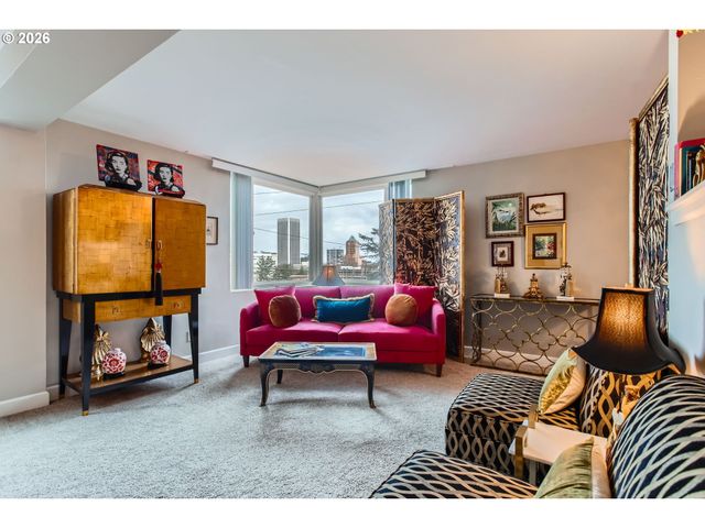 1205 Sw CARDINELL Dr 202, Portland, OR 97201