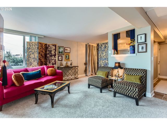 1205 Sw CARDINELL Dr 202, Portland, OR 97201