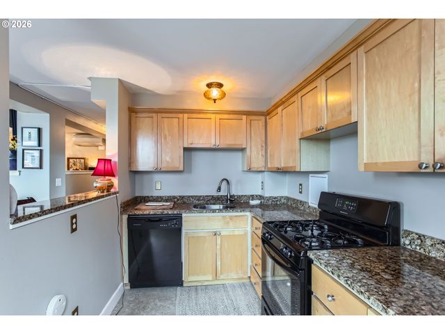 1205 Sw CARDINELL Dr 202, Portland, OR 97201