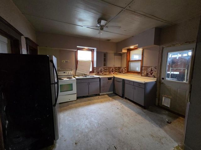 206 Chicago Street, Lakefield, MN 56150