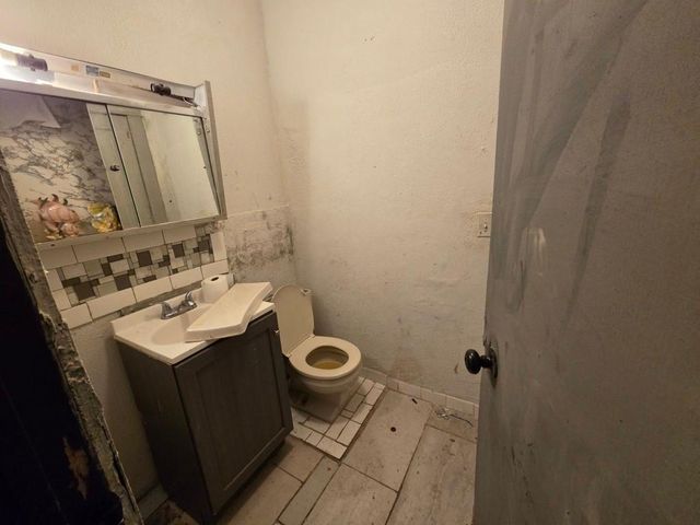 206 Chicago Street, Lakefield, MN 56150