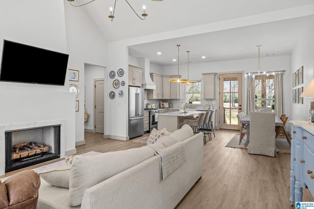 409 INDIANA AVENUE, Thorsby, AL 35171