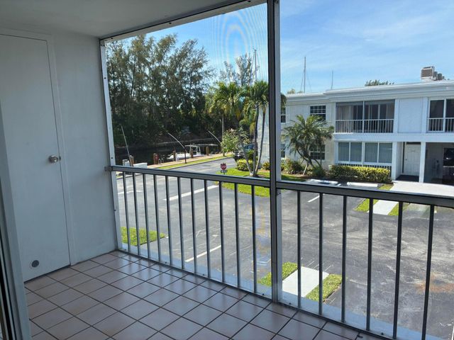 6299 Bay Club Drive 3, Fort Lauderdale, FL 33308
