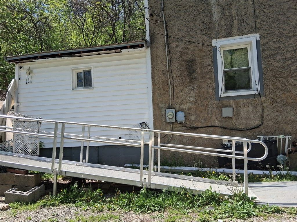 43 Besco St, Clarksville, PA 15322