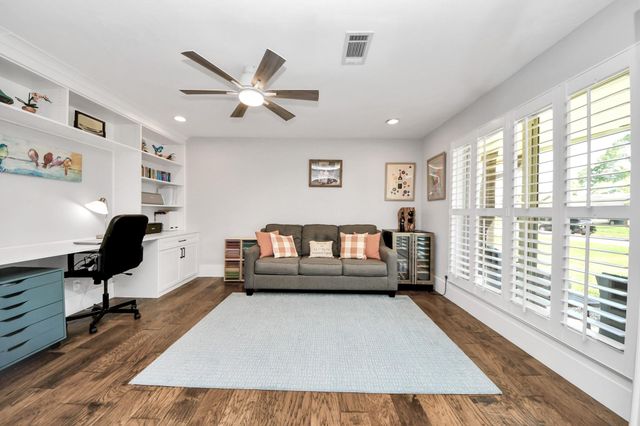 2219 Willowby Dr, Houston, TX 77008