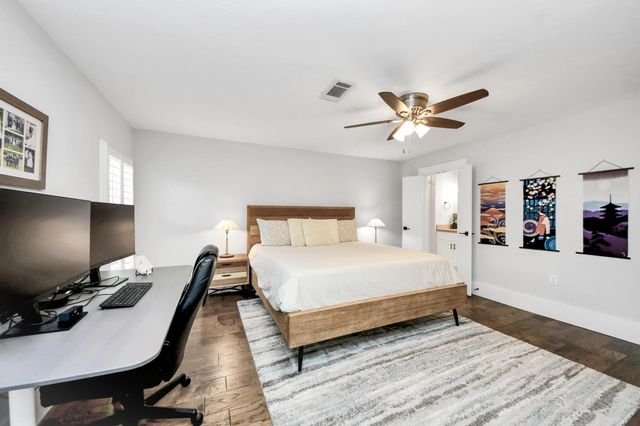 2219 Willowby Dr, Houston, TX 77008