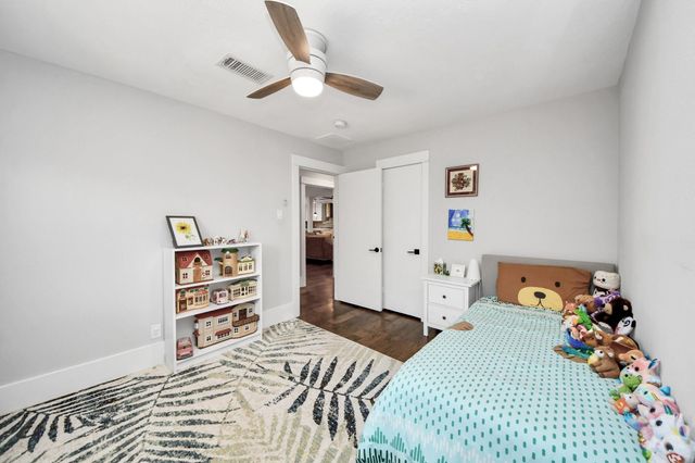 2219 Willowby Dr, Houston, TX 77008