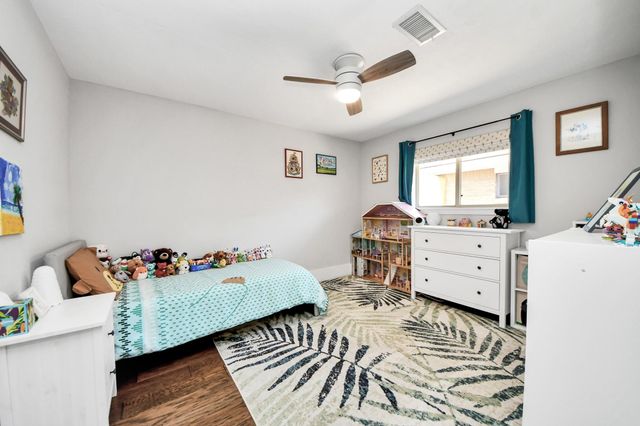 2219 Willowby Dr, Houston, TX 77008