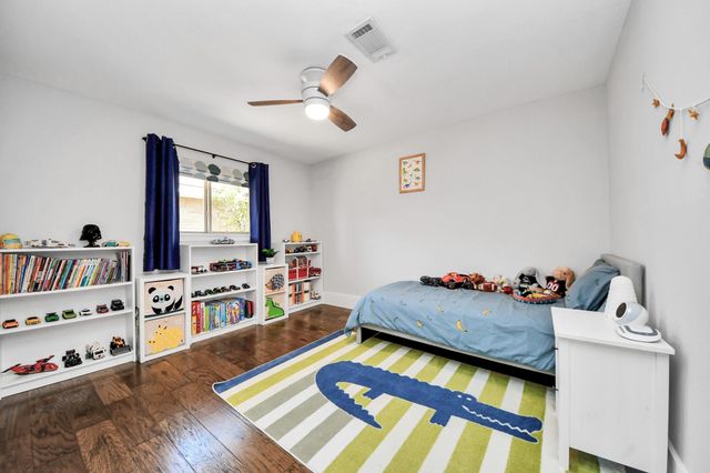 2219 Willowby Dr, Houston, TX 77008