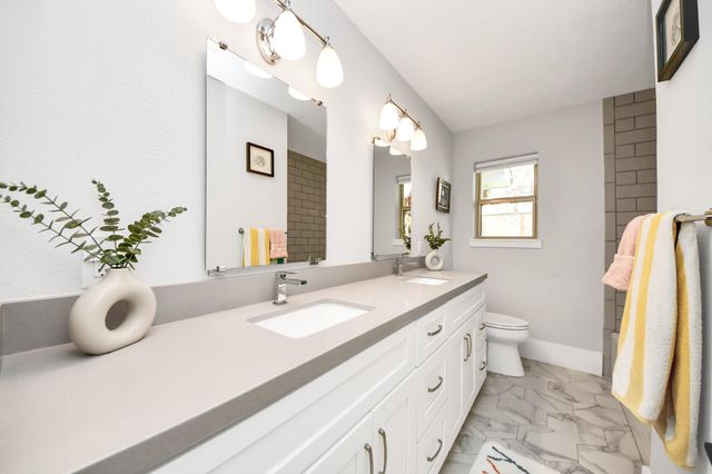 2219 Willowby Dr, Houston, TX 77008