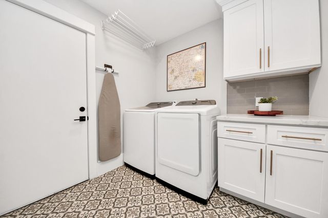 2219 Willowby Dr, Houston, TX 77008