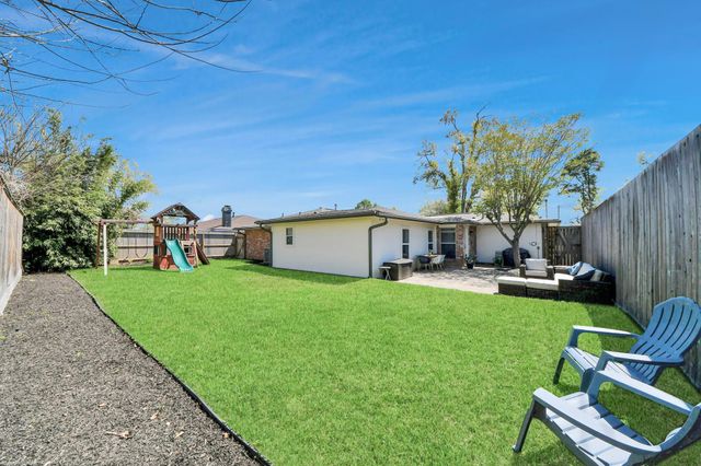 2219 Willowby Dr, Houston, TX 77008