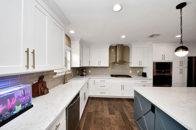 2219 Willowby Dr, Houston, TX 77008